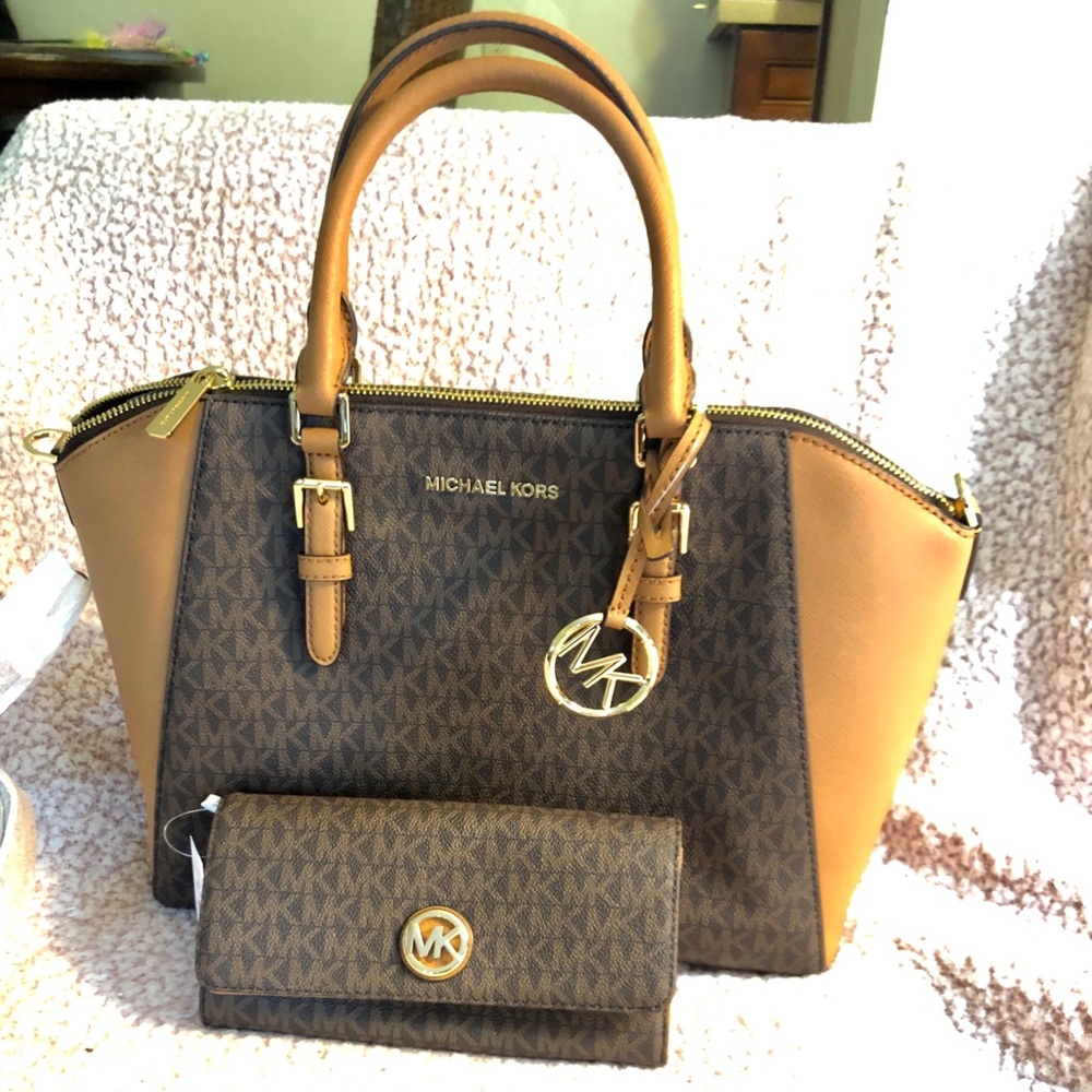 Brand New Michael Kors Purse & matching wallet